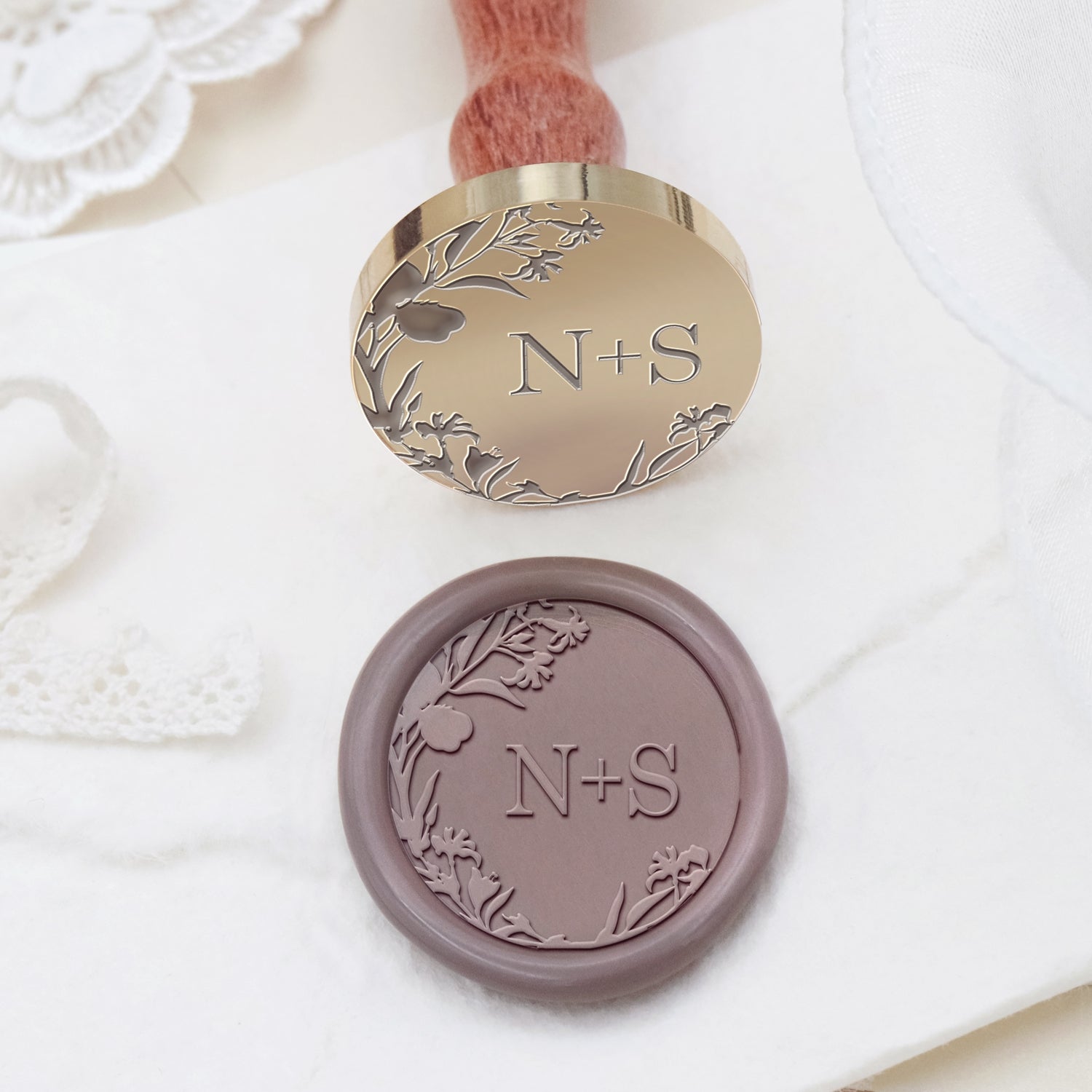 Carimbo de Lacre de Monograma de Casamento Botânico Sem Bordas Personalizado (27 Designs)