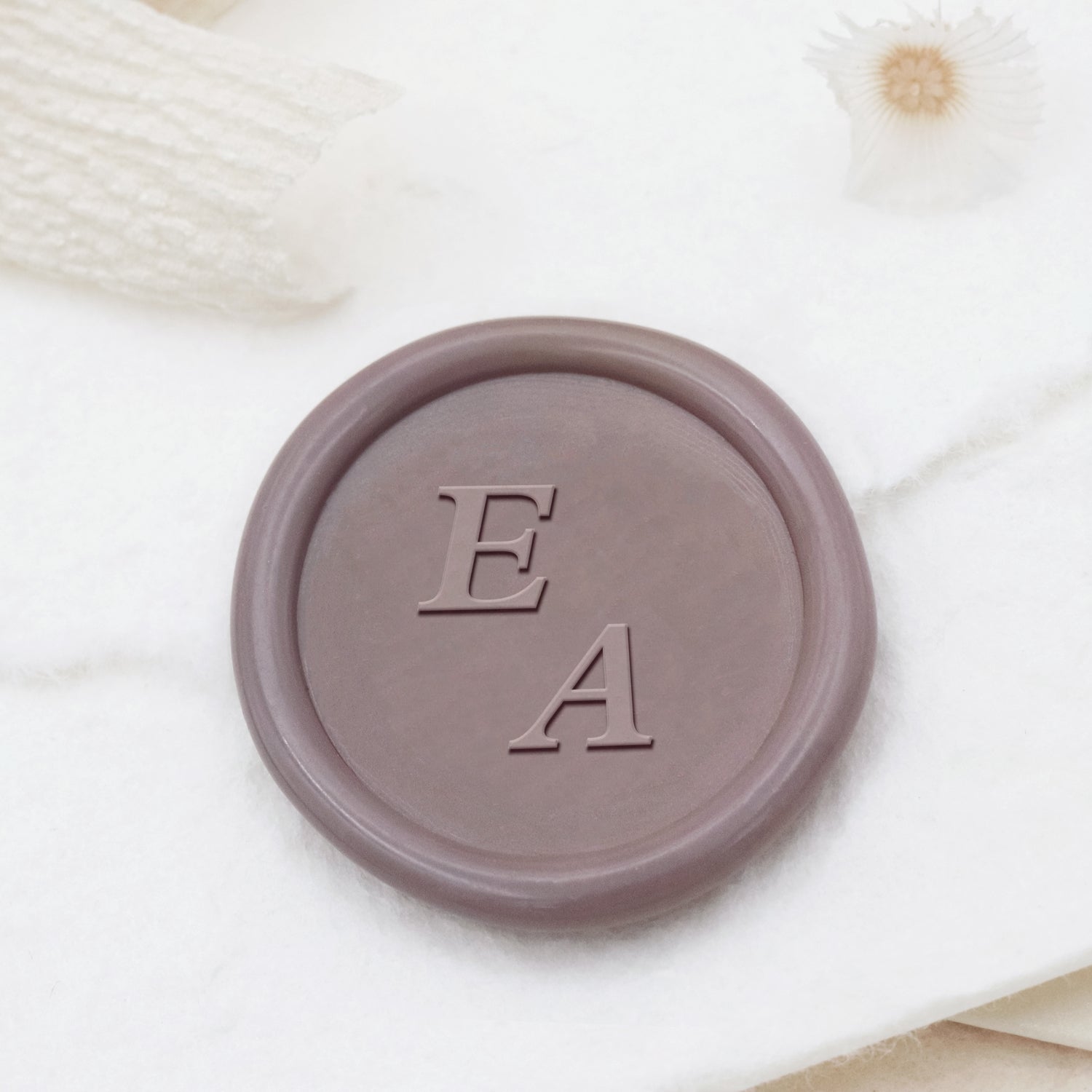 Carimbo de Sinete de Lacre de Casamento Minimalista Personalizado de Coração Amoroso com Iniciais Horizontais-6 1