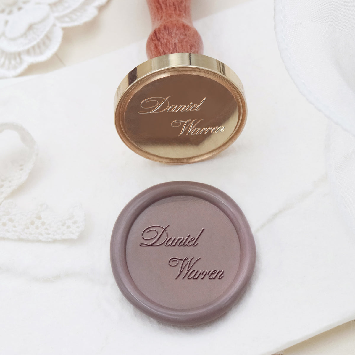 Carimbo de Sinete de Lacre Minimalista Personalizado para Nome de Casamento - Estilo 8 2